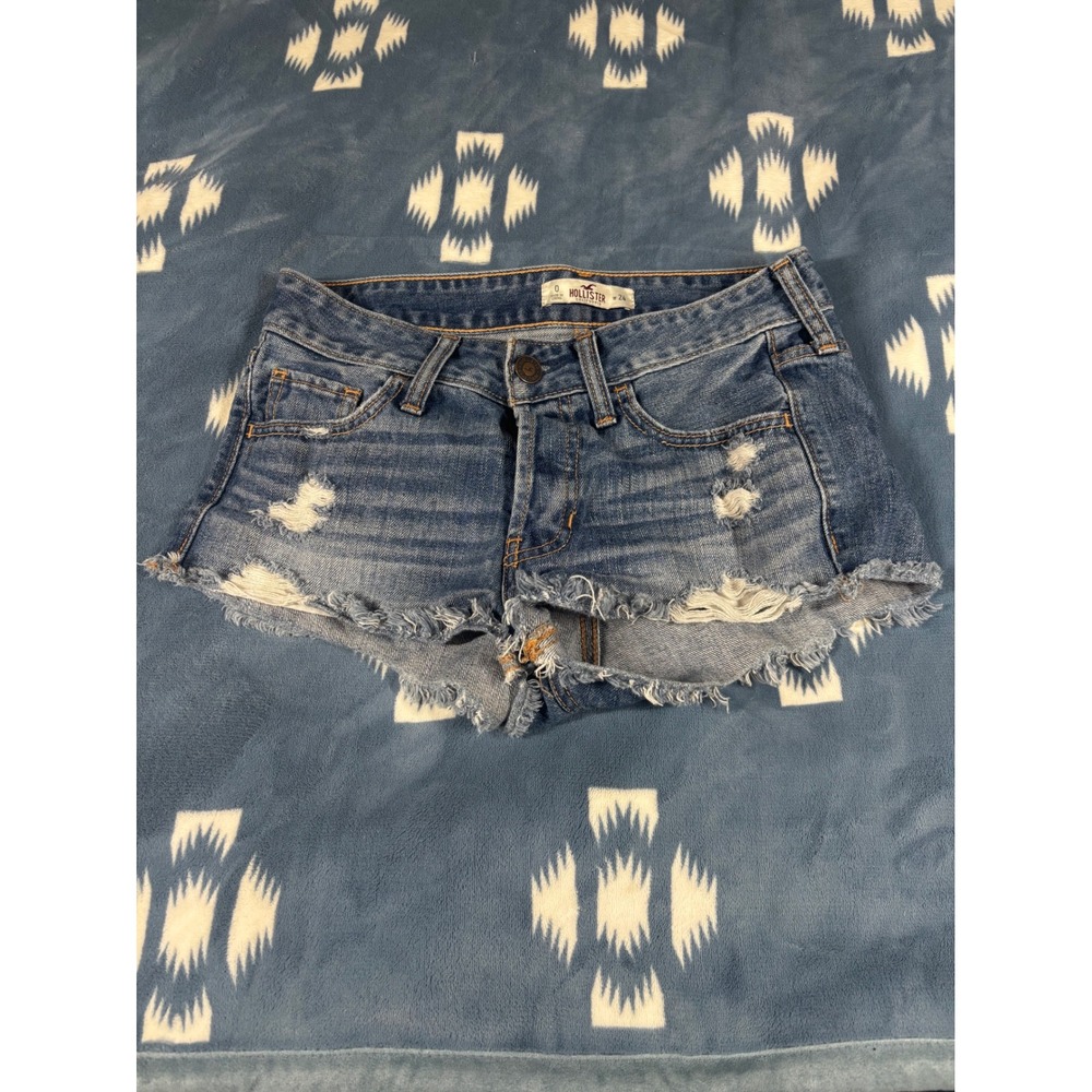 Hollister Low Rise Distressed Denim Shorts Medium Wash Blue Womens Size 0 W24